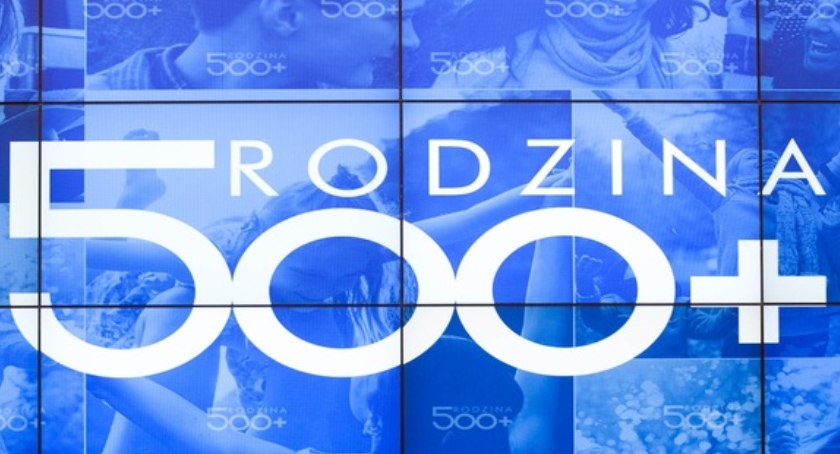 Sejm przyjął program Rodzina 500+