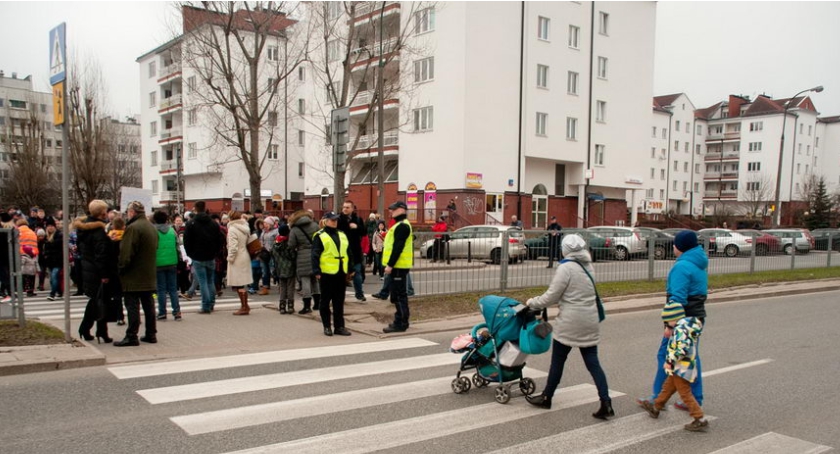 ZDM doświetli niebezpieczne przejścia na Umińskiego