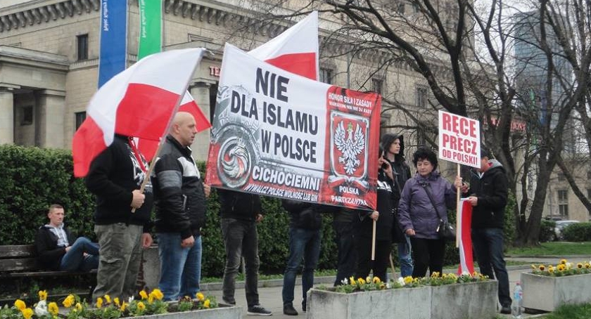 Manifestacja Polacy przeciw imigrantom [FOTO]