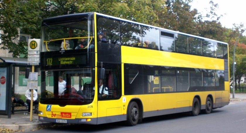 Warszawiaków wozić będzie piętrowy autobus