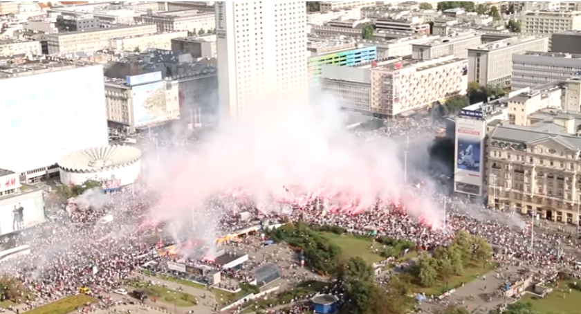 Godzina W - zobacz, jak wyglądała w różnych miejscach Warszawy [wideo] 