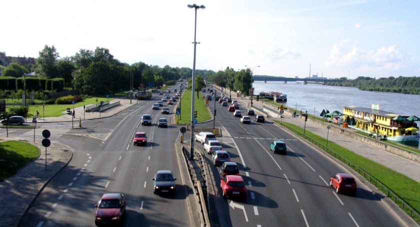 Wypadek na Wisłostradzie. Wstrzymany ruch w kierunku Mokotowa