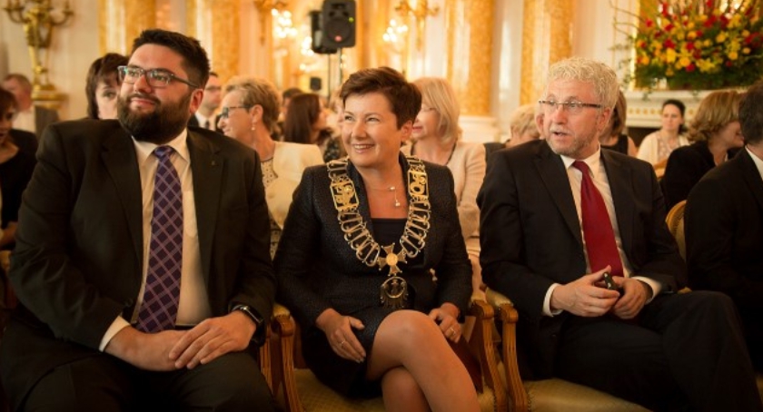 Hanna Gronkiewicz-Waltz zwolniła wiceprezydentów Warszawy