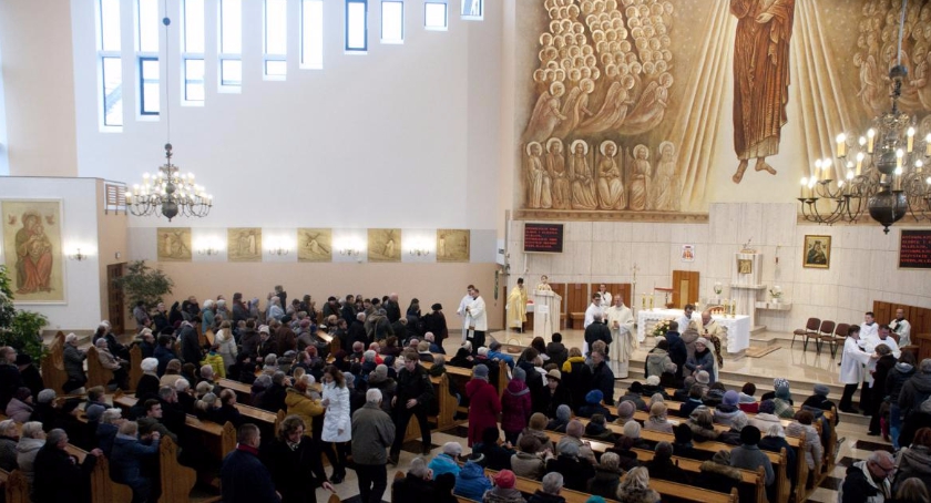 Kard. Nycz: żyjąc, nadawajmy najgłębszy sens wszystkiemu, co robimy