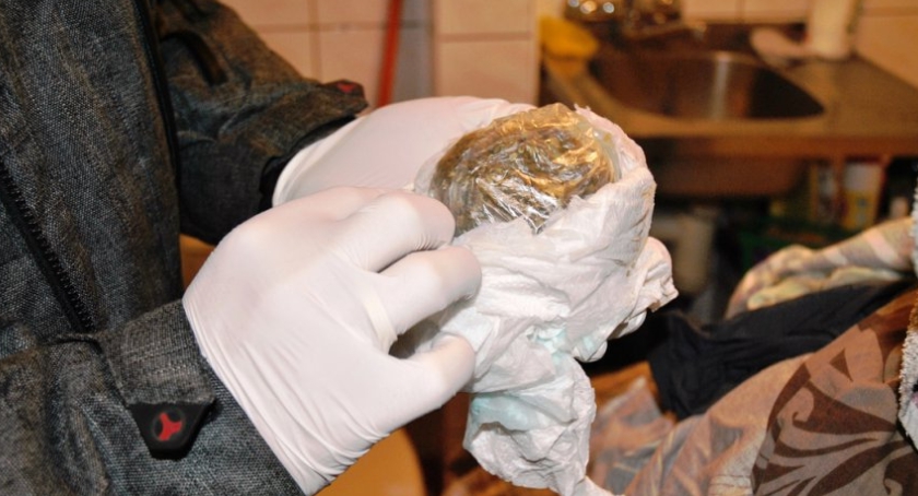 Policjanci przechwycili 1,3 kg narkotyków