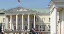 Na czym oszczędzają urzędnicy Trzaskowskiego? Sprawdźcie.