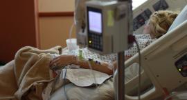 Pomoc rządu dla miejskich szpitali - dwa respiratory. Jeden z nich wciąż nie działa