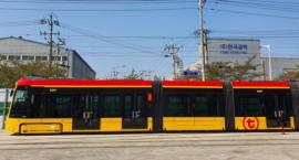 Nowe koreańskie tramwaje płyną do Warszawy [ZDJĘCIA]