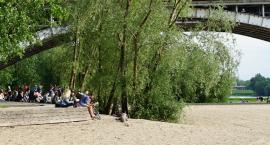 Warszawa: czy można pić własny alkohol nad Wisłą? Radni KO podjęli decyzję