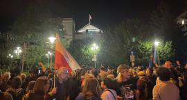 Lex TVN. Decyzja ws. nowelizacji ustawy i nocny protest. Atmosfera była bardzo napięta
