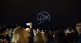 Drone Show - niesamowite podniebne widowisko [ZDJĘCIA]