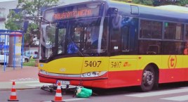 Rowerzystka wjechała na przejście wprost pod jadący autobus