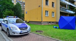 Mężczyzna wypadł z 10. piętra