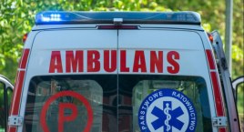 Autobus zderzył się z dwoma samochodami. Ranny został 10-latek