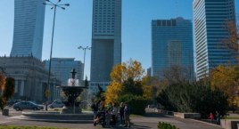 Czy tworząc Plac Centralny znajdą zabytkowe tory lub bruk? 
