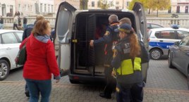 66-latek spał na ulicy, ale dał sobie pomóc. Ile takich historii kończy się tragedią?! 