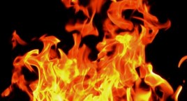 Kamienica stanęła w płomieniach. Pojechało tam 6 zastępów Straży Pożarnej