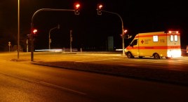 Zderzenie auta z karetką. Ratownik był badany