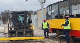 Składy trafią na Ukrainę. Pierwsze wagony już załadowano