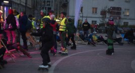 Przygotujcie się na wieczorne wojaże na rolkach. Nightskating Warszawa powraca!
