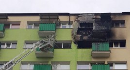 Pożar w wieżowcu przy ul. Kobielskiej [ZDJĘCIA]