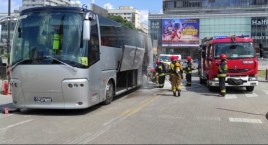Autobus wycieczkowy zapalił się w centrum Warszawy