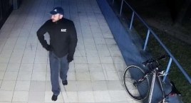 Śródmiejscy policjanci szukają podejrzanych o kradzież i oszustwo