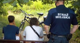 Chcieli poczuć się jak dorośli. Wybrali kiepską kryjówkę