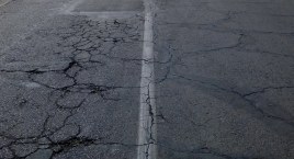 Przydałaby się letnia naprawa nawierzchni
