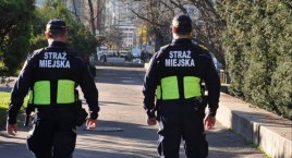 Leżał na chodniku, skończył w areszcie