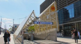 Stacja metro Świętokrzyska z nowym zadaszeniem
