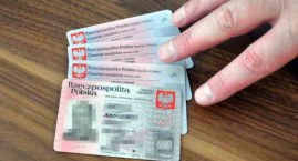 Spała na trawie. Znaleźli przy niej coś, czego mieć nie powinna