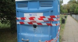 Kolejny TOI TOI ofiarą podpalacza. Komu przeszkadza toaleta?! 