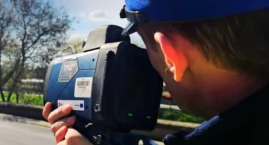 Policjanci kontrolują drogi