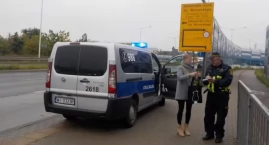 Strażnicy pomogli roztargnionej nauczycielce