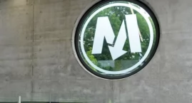 Nieprzytomny nastolatek leżał w metrze. Potrzebował pomocy i ją otrzymał