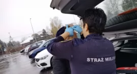 Strażniczki zwróciły uwagę na zakrwawionego mężczyznę