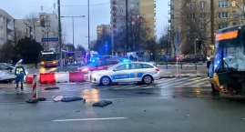 Taksówka zderzyła się z autobusem. Poszkodowani byli w szoku