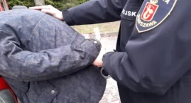 Strażniczka miejska pomogła sąsiadom. Ujęła agresora