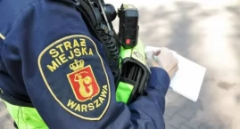 Dorosły mężczyzna kupił 13-latkom wódkę