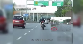 Bez motocyklowego ubrania, ale za to 120 km/h za szybko. Kuszenie losu i... policji