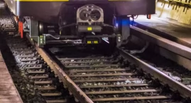 Metro stanęło. Ktoś wtargnął na tory