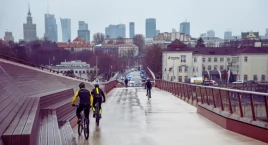 Most pieszo-rowerowy na Pragę przechodzi metamorfozę (ZDJĘCIA)