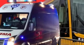 Wypadek na Śródmieściu. Pieszy pod tramwajem