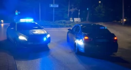 KIEROWCA BMW ZASNĄŁ... NA ŚRODKU DROGI w Zalesiu Górnym