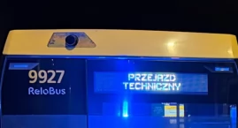 WPADŁA POD RUSZAJĄCY AUTOBUS. Poważny wypadek na Rad&hellip;