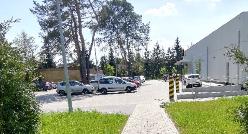 Ekrany na Piastowej mają jednak być