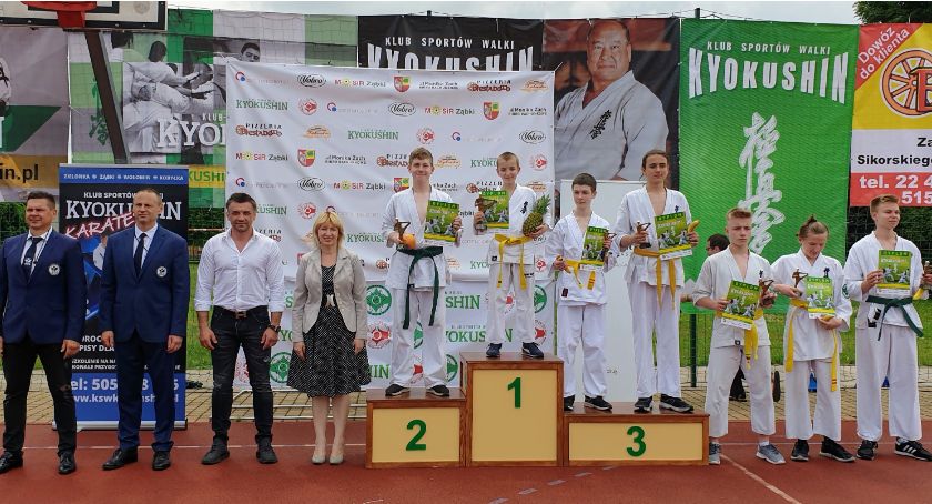 10 medali dla KSW Bushi na turnieju kata juniorów