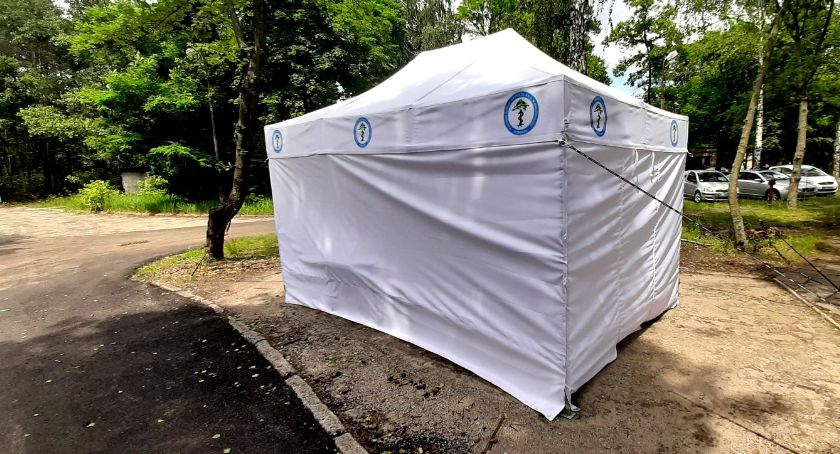 Badania na koronawirusa w szpitalu powiatowym na Batorego