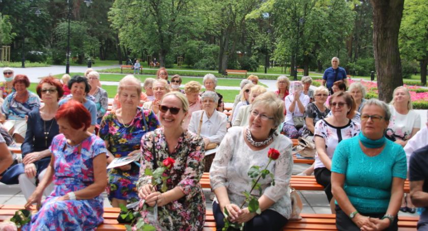 Otwocki Uniwersytet Trzeciego Wieku rozdał dyplomy